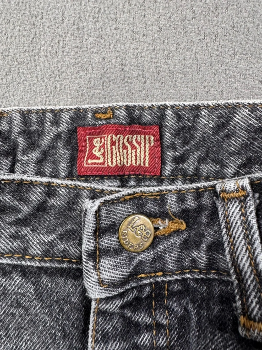 VINTAGE 90’s Lee M.R. Black Wash High Waisted Long Jeans Shorts, Frayed Hem, 26